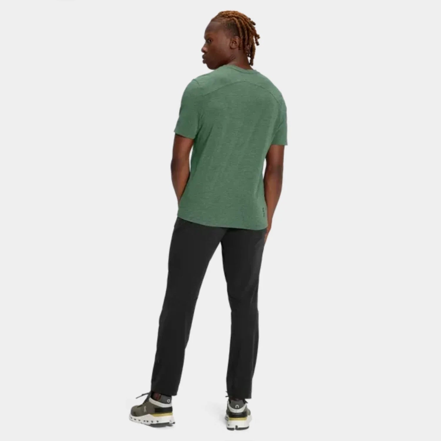 Pantalón de hombre de corte ajustado color negro