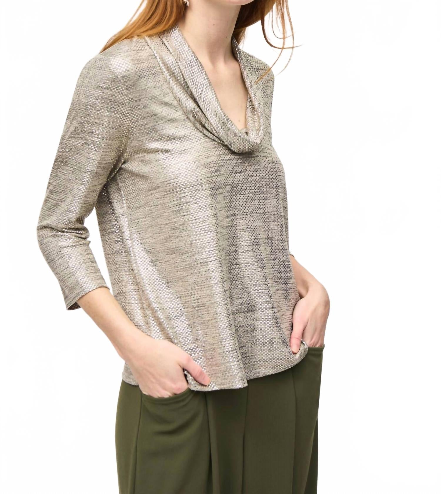 Top color beige y dorado