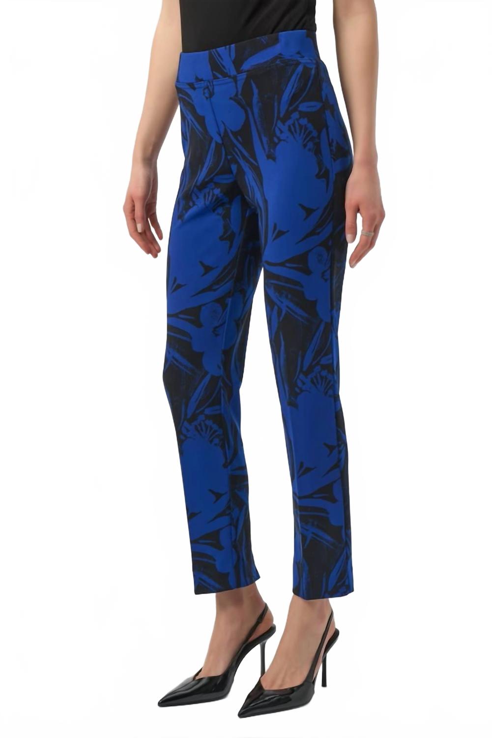 Pantalón con estampado floral color negro y azul