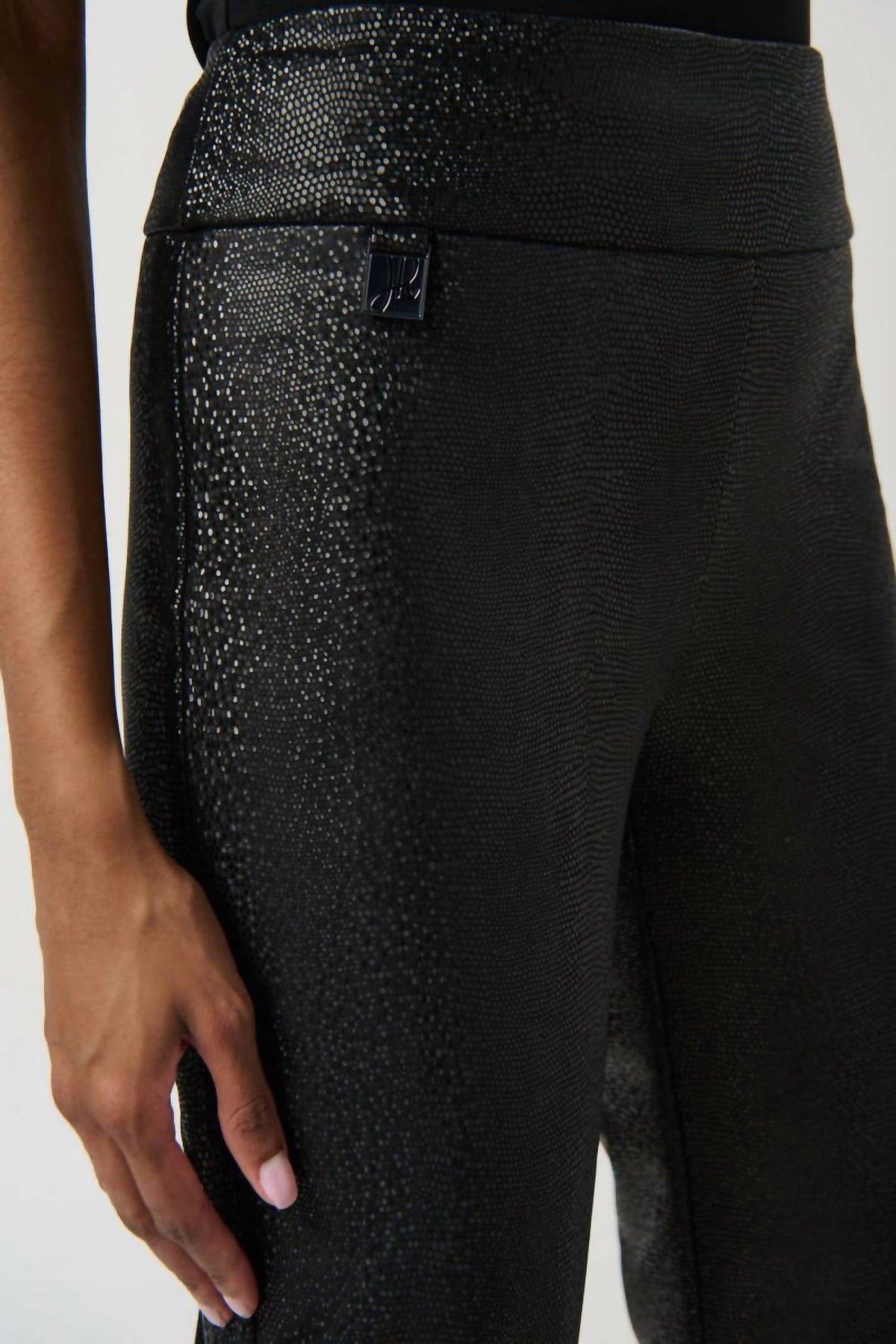 Pantalón de efecto cuero de corte ajustado color negro