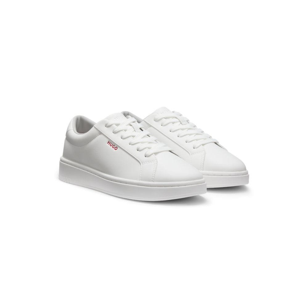 Tenis de efecto cuero