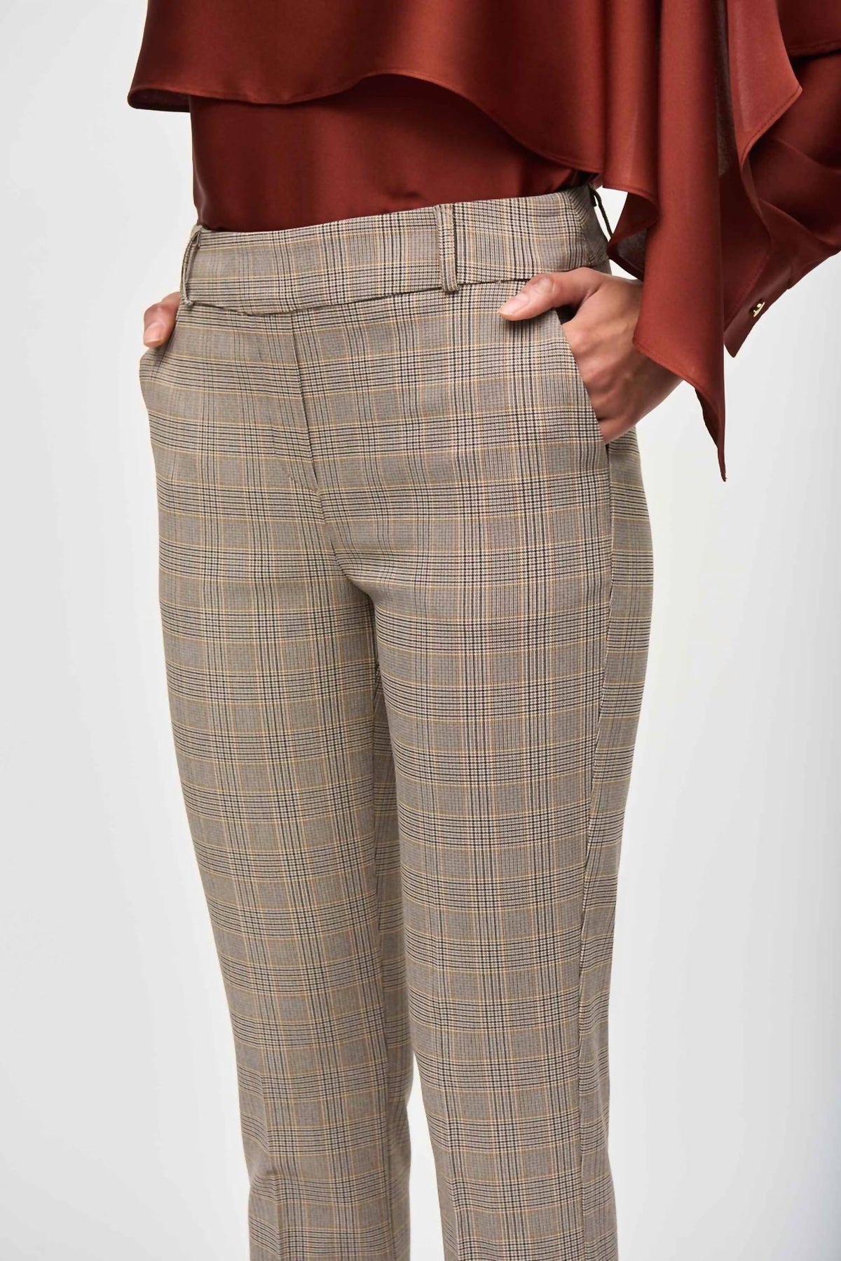 Pantalón a cuadros color beige