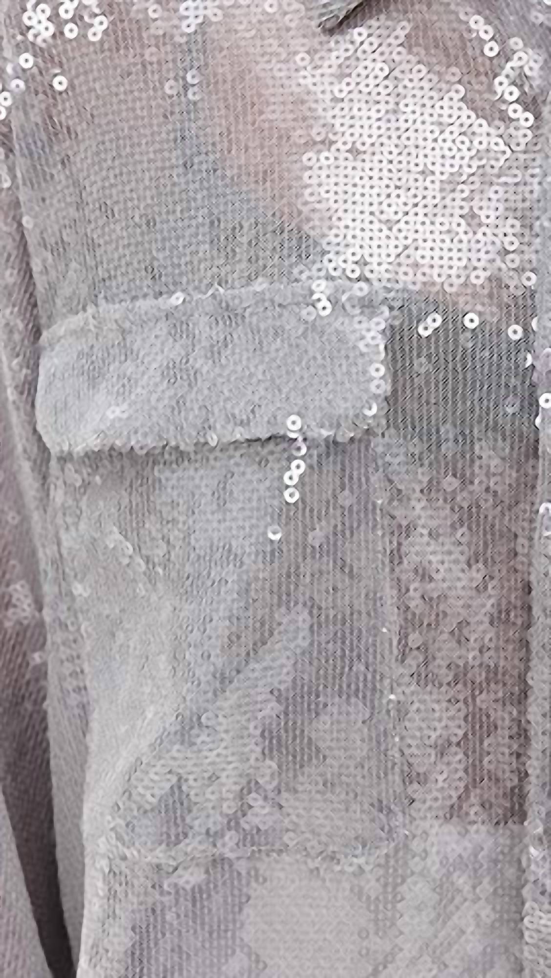Camisa color plateado