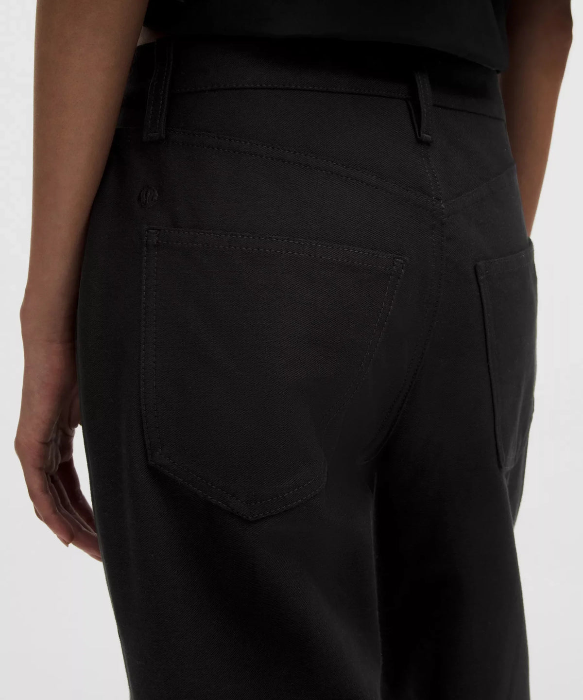 Pantalón de tiro medio