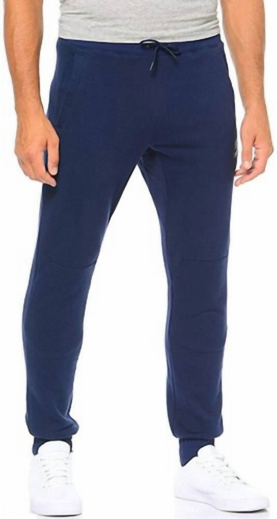 Pantalón deportivo color negro