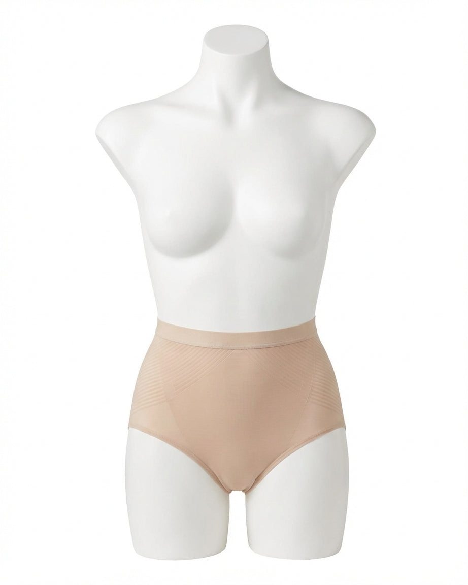 Ropa interior color beige