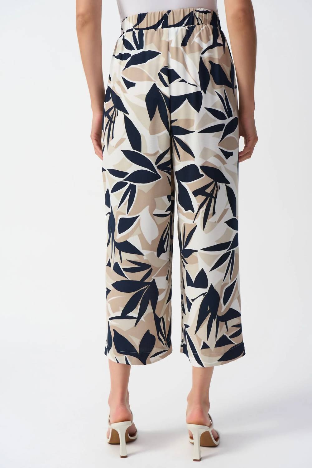 Pantalón con pliegues