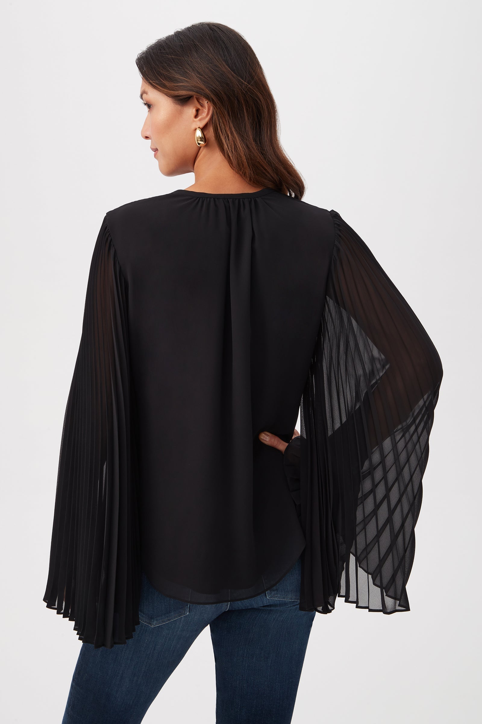 Top con cuello en V con pliegues