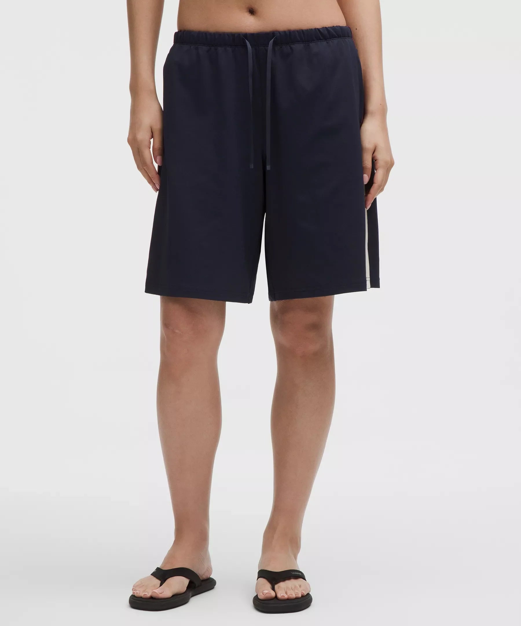 Short de tiro bajo a rayas