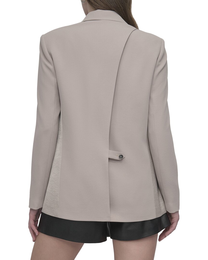 Blazer con espalda descubierta