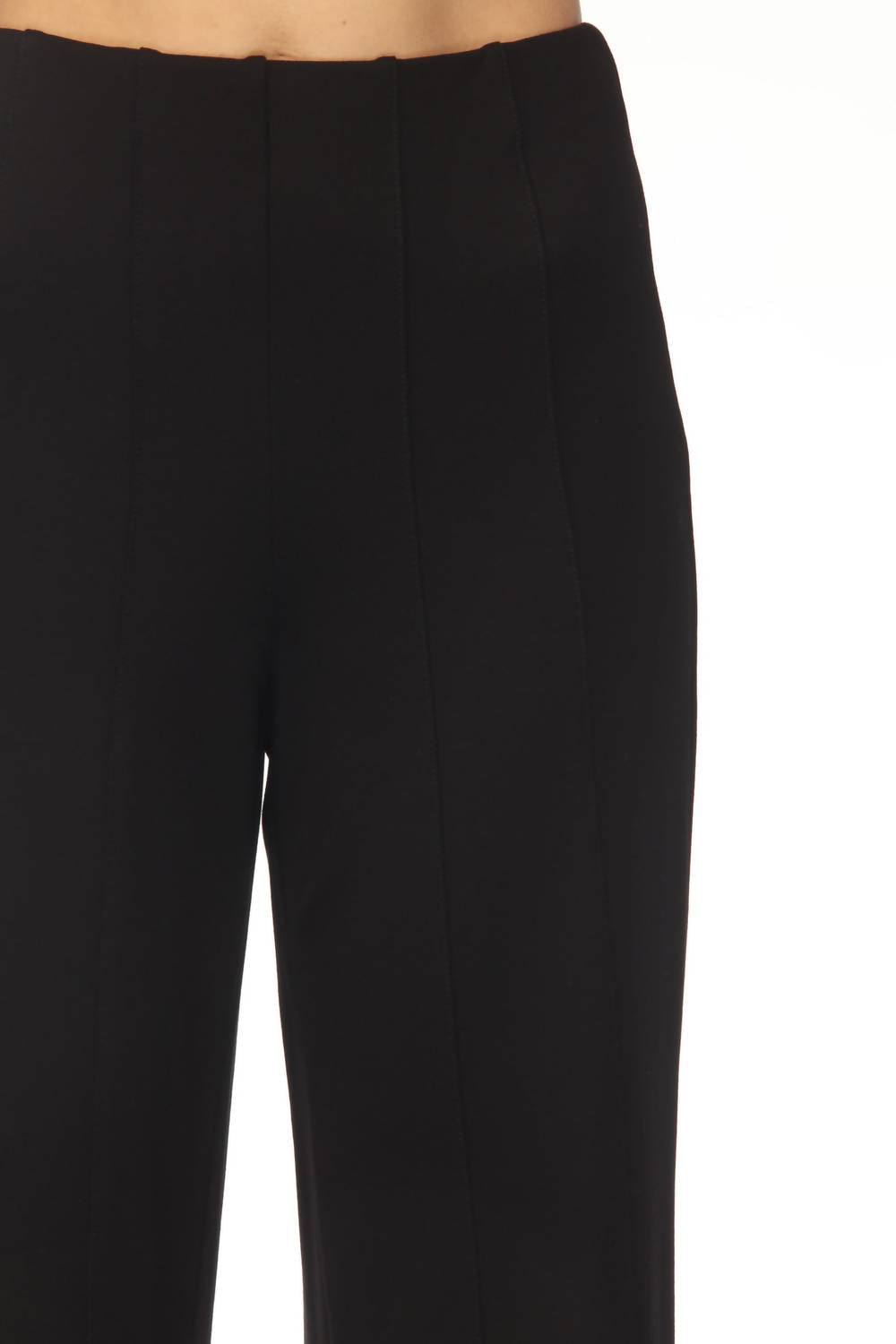 Pantalón de pierna ancha color negro