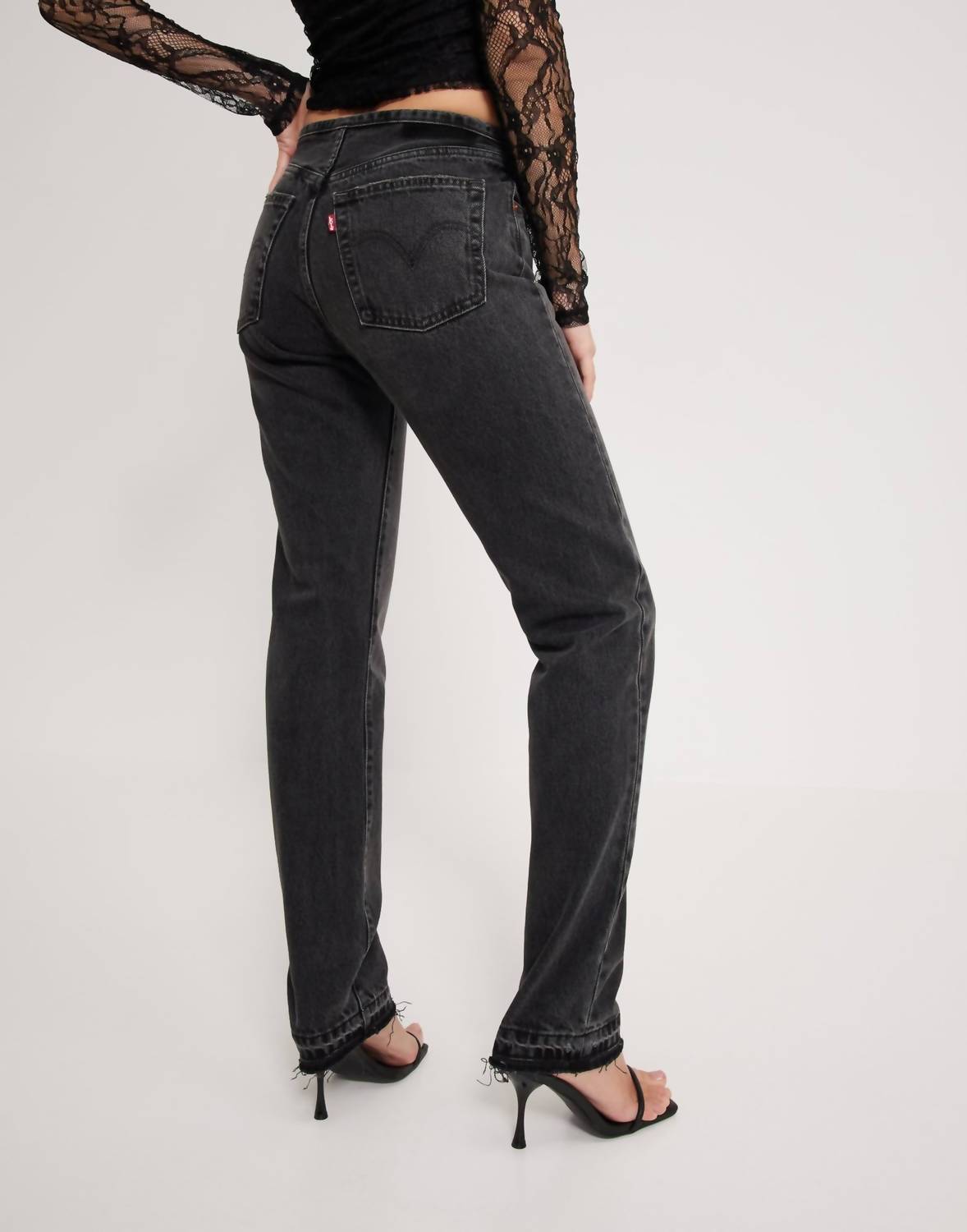 Jean color negro