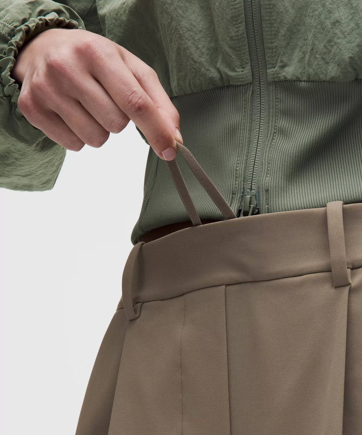 Short de tiro alto con pliegues