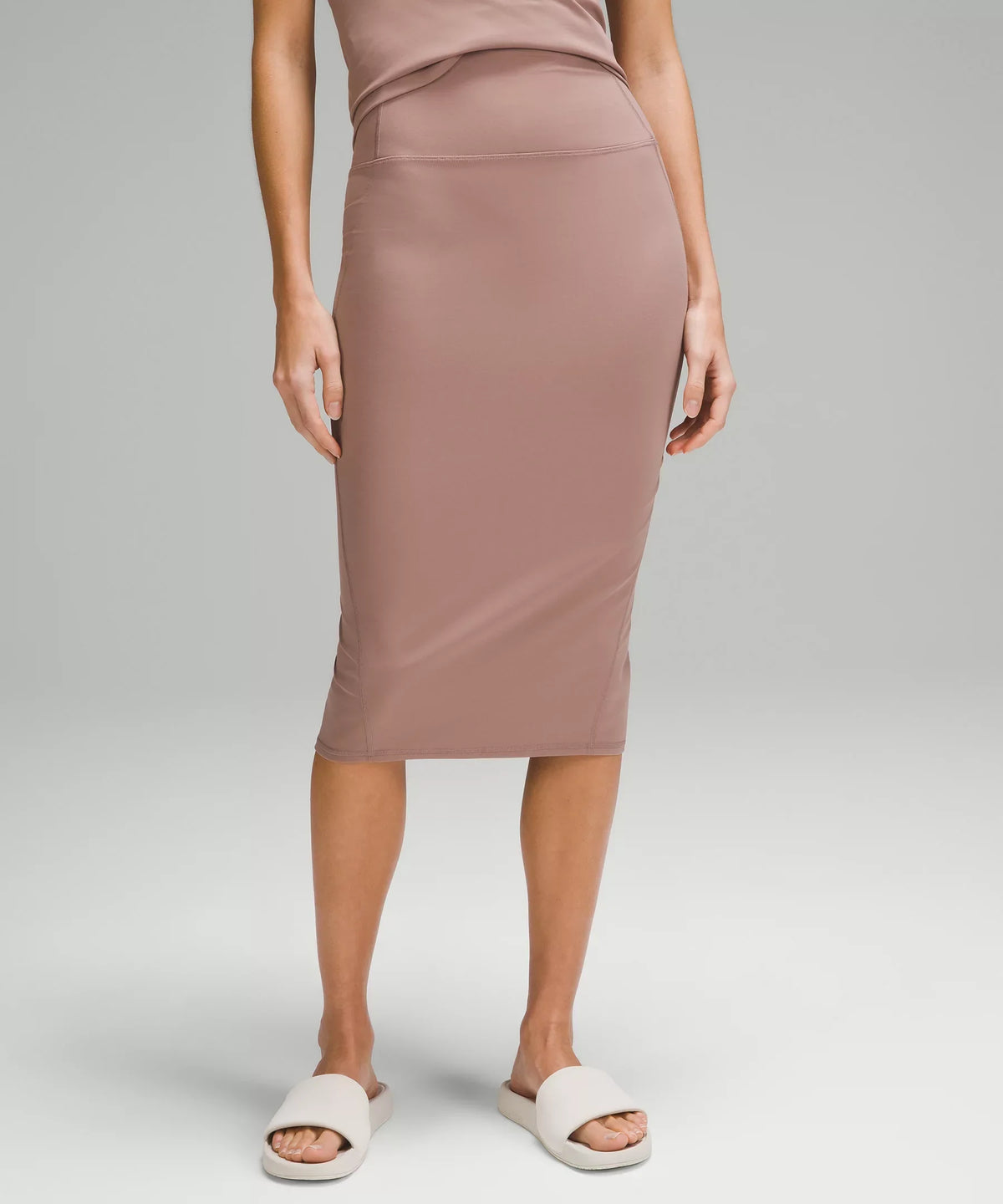 Falda midi de corte ajustado de tiro alto