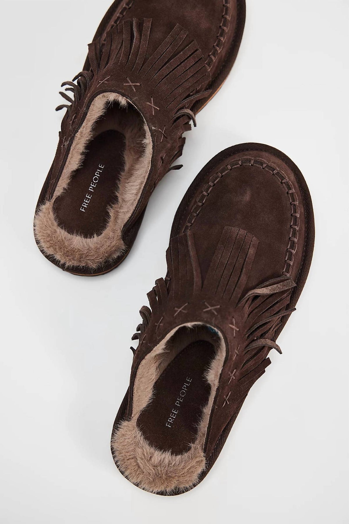 Zapatos destalonados de mujer de gamuza