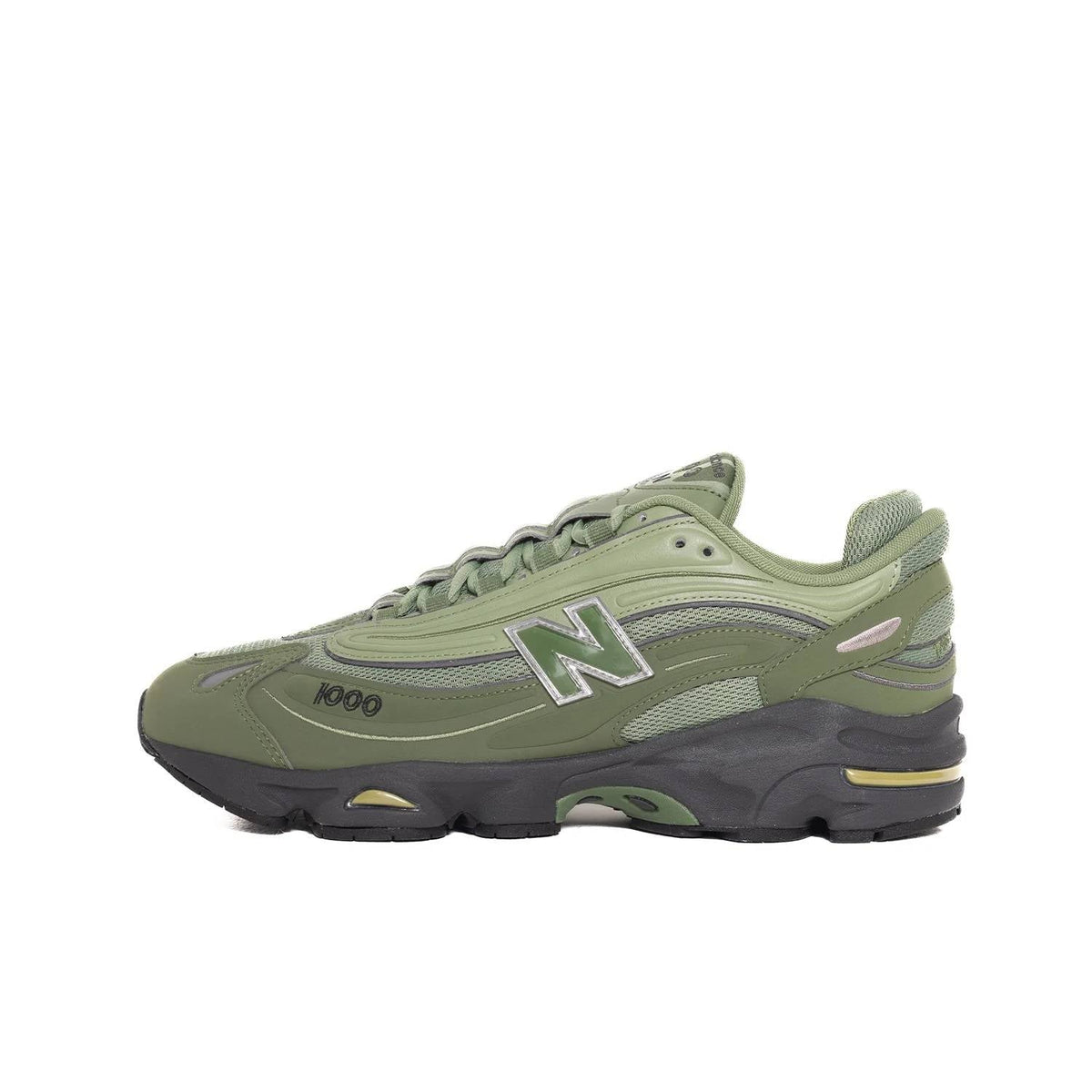 Tenis de hombre color verde