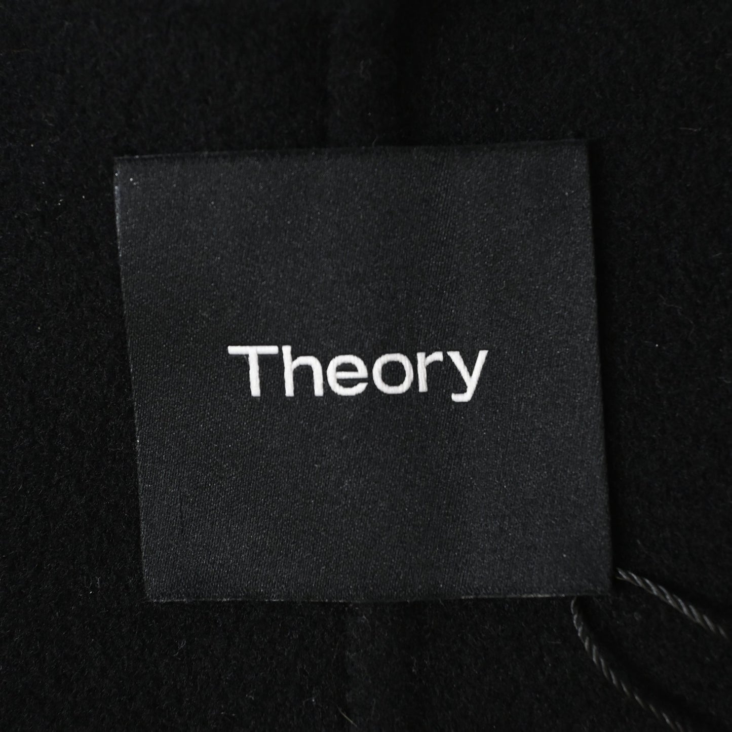Chaqueta de lana con cuello en V color negro