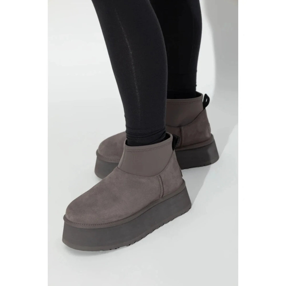 Botas de mujer de gamuza con plataforma color gris oscuro