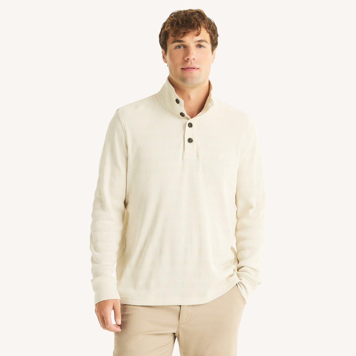 Suéter de hombre con cuello alto