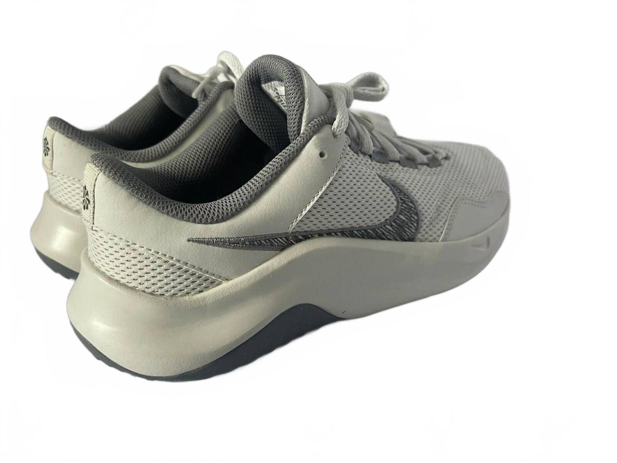 Tenis de hombre color gris