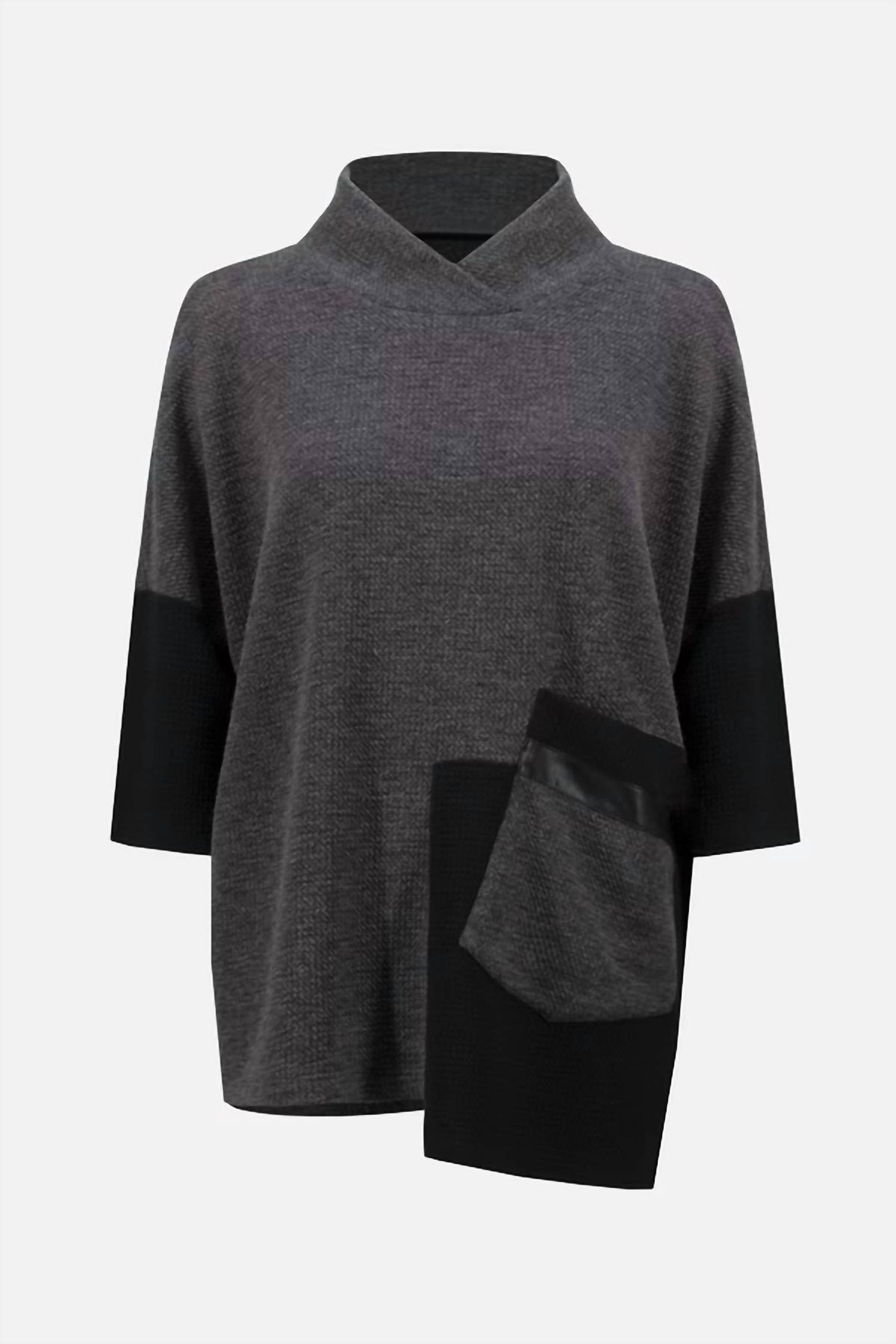 Suéter con cuello alto de corte amplio color negro y gris