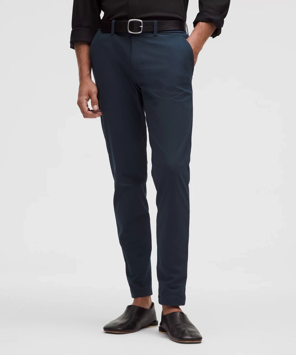Pantalón de corte ajustado
