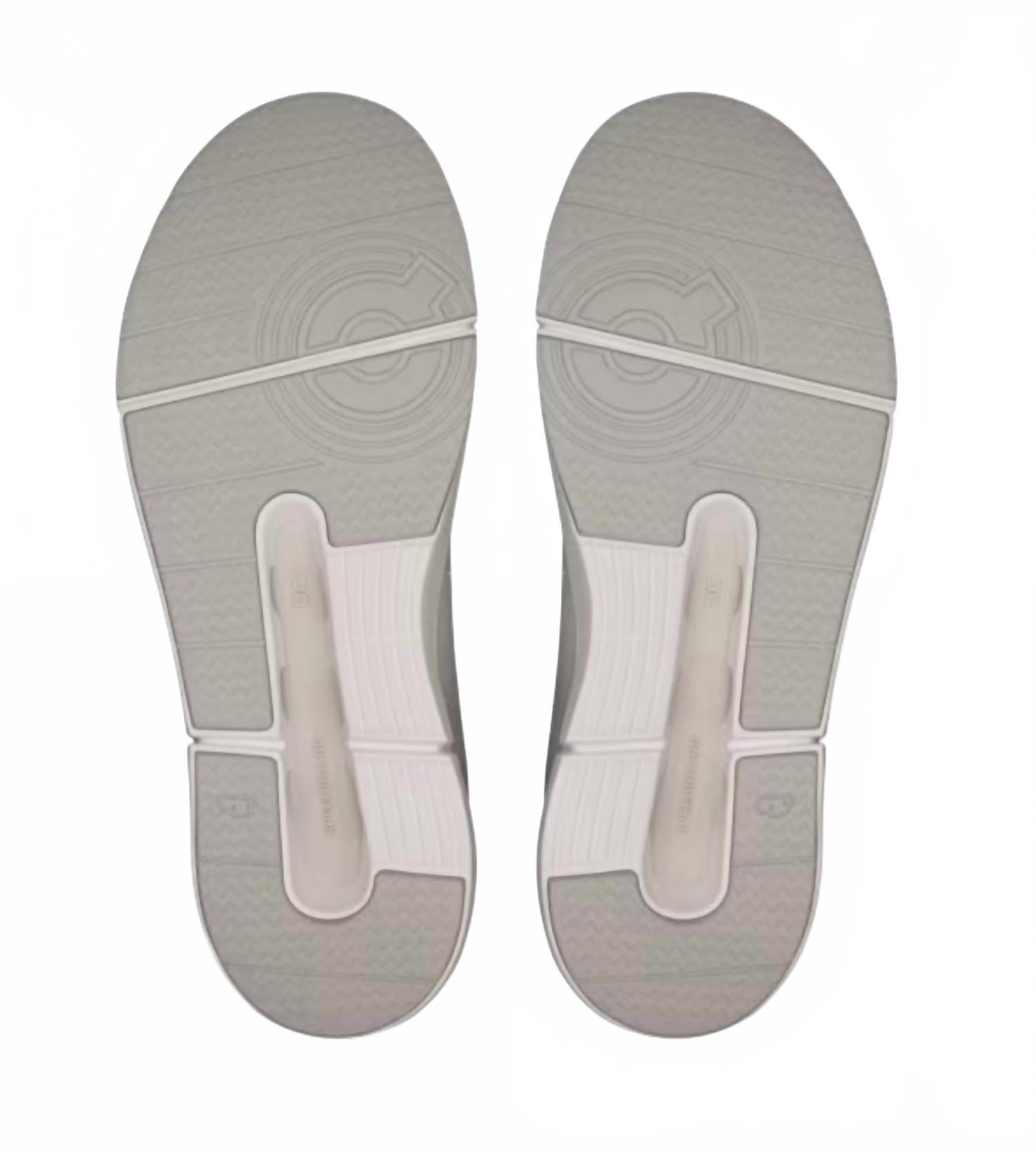 Tenis infantil color plateado