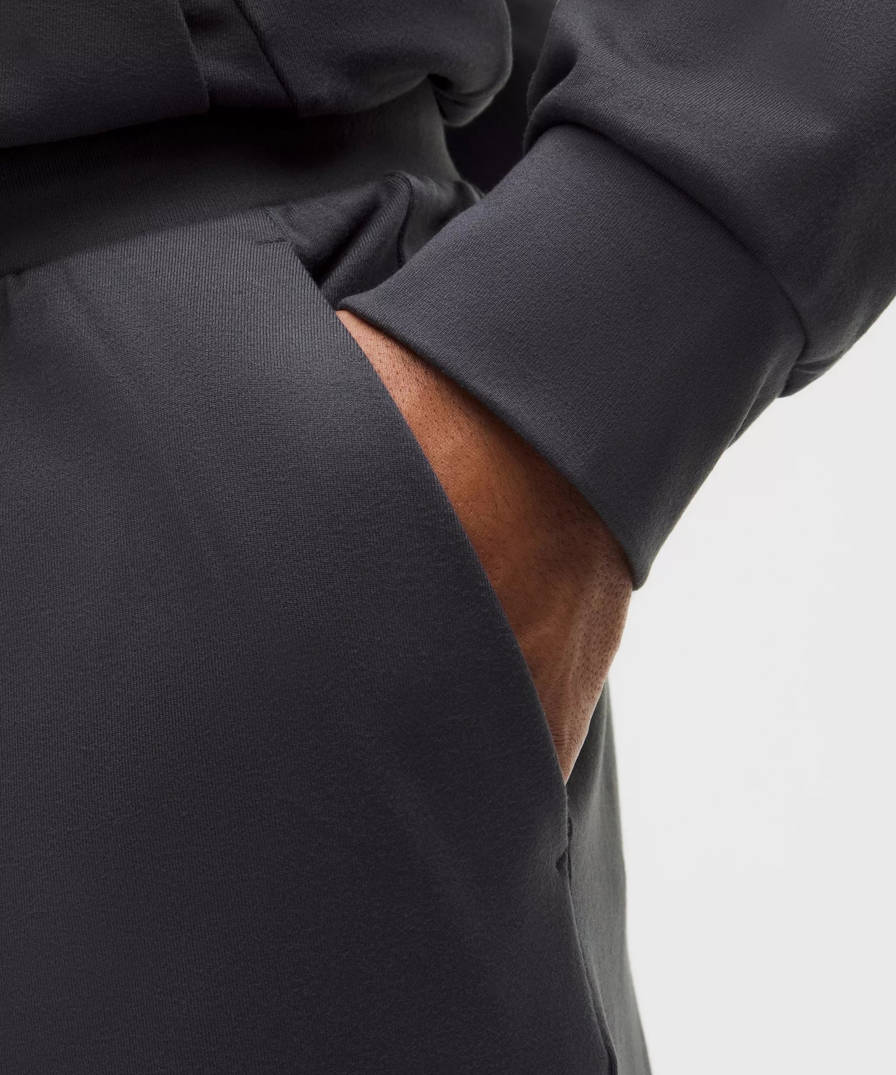 Pantalón deportivo de corte amplio