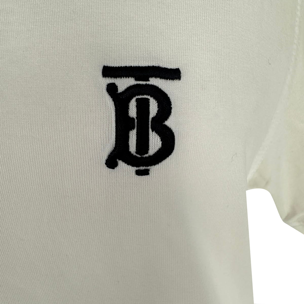 Camiseta de algodón con bordado color blanco