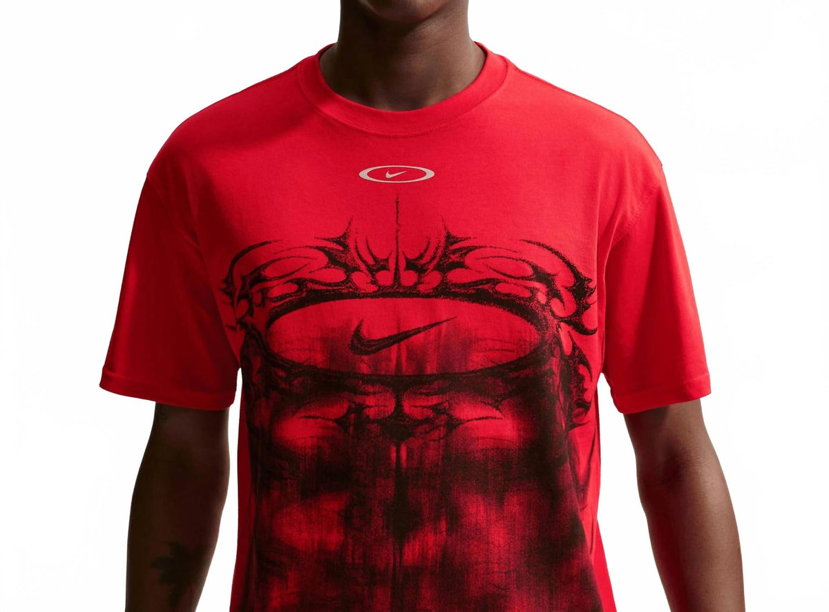 Camiseta color negro y rojo