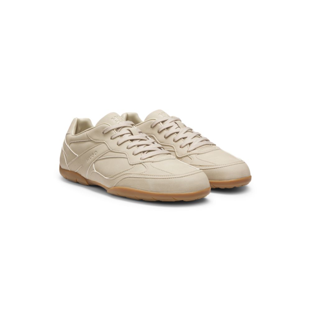 Tenis de efecto cuero