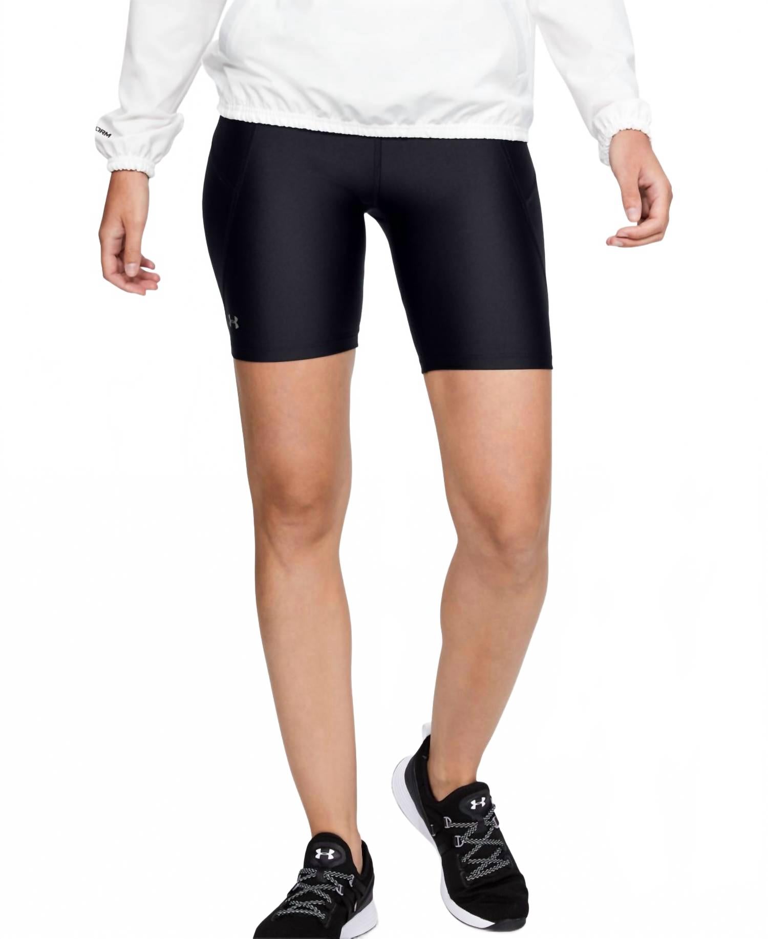 Short color negro y plateado