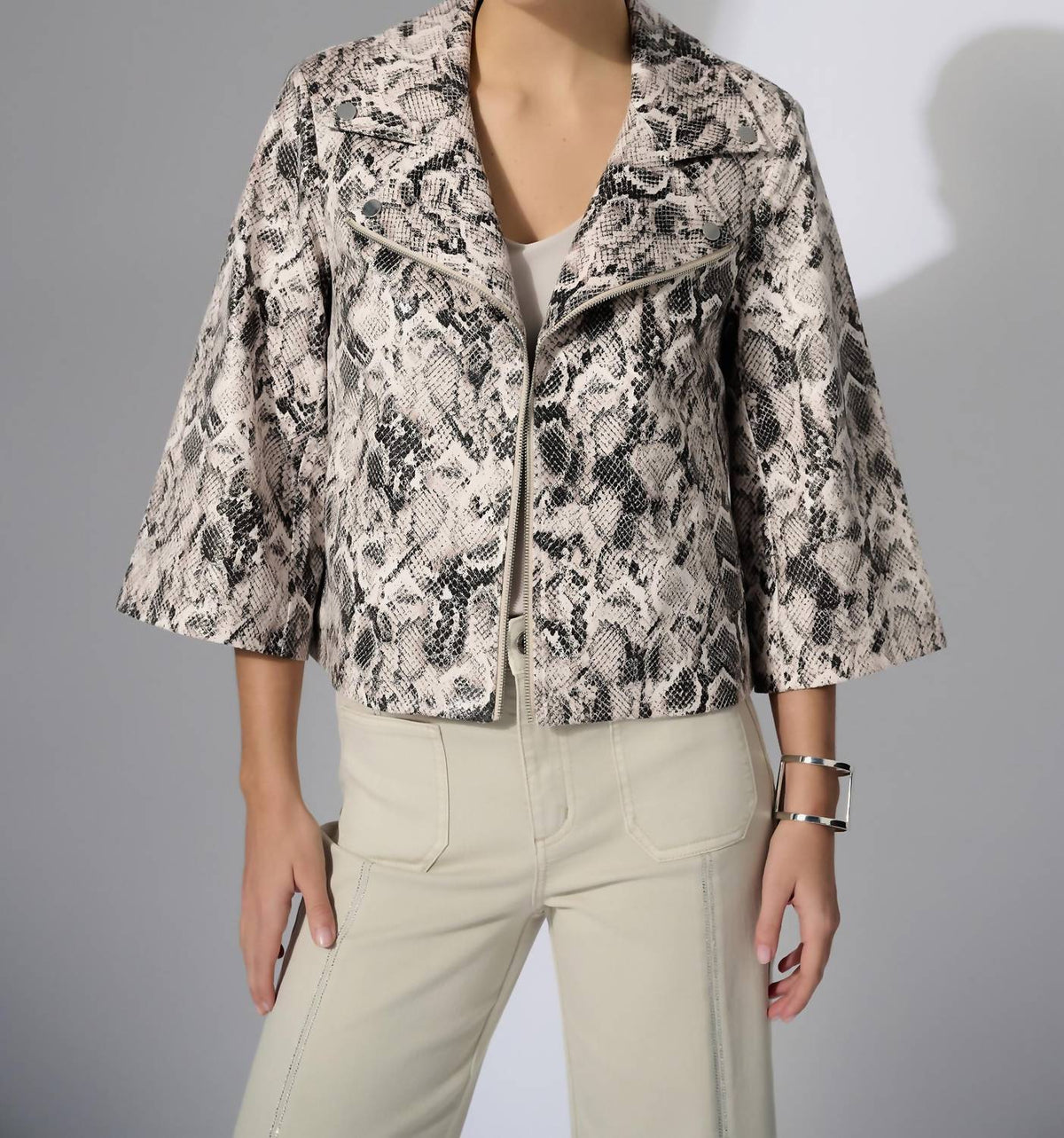 Chaqueta color beige