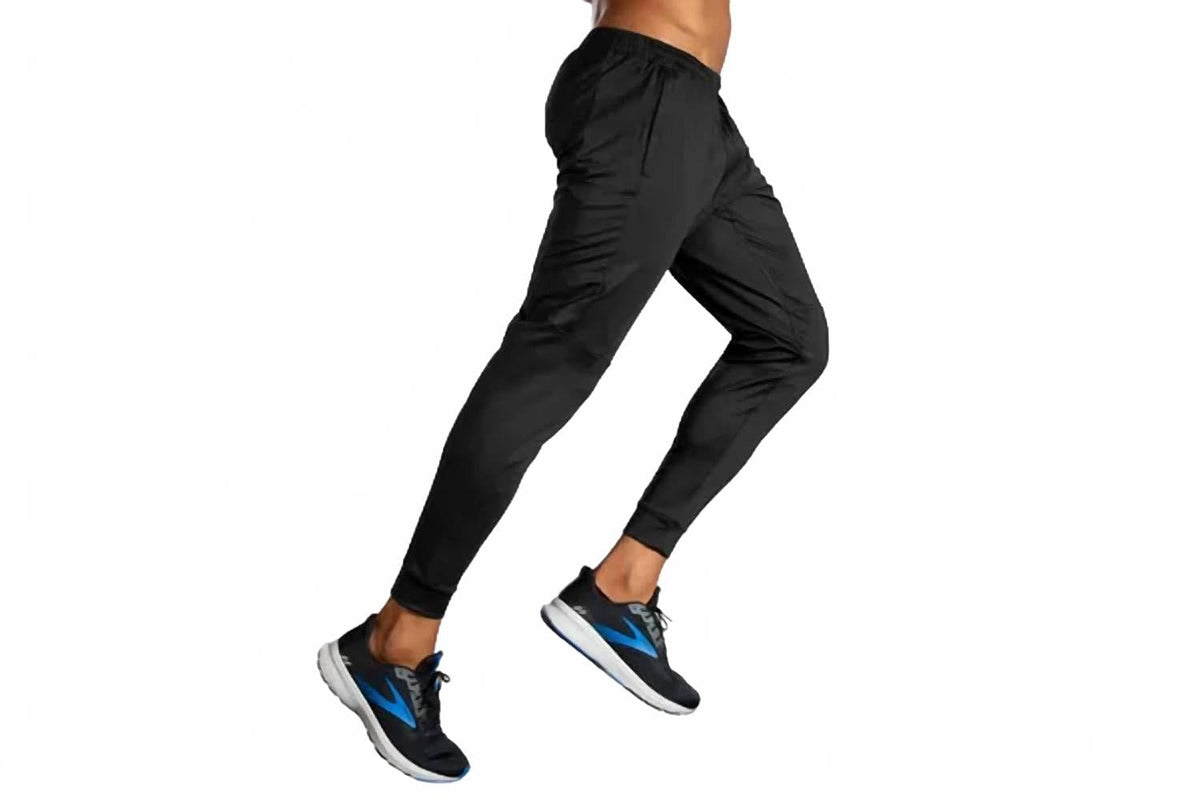 Pantalón deportivo color negro