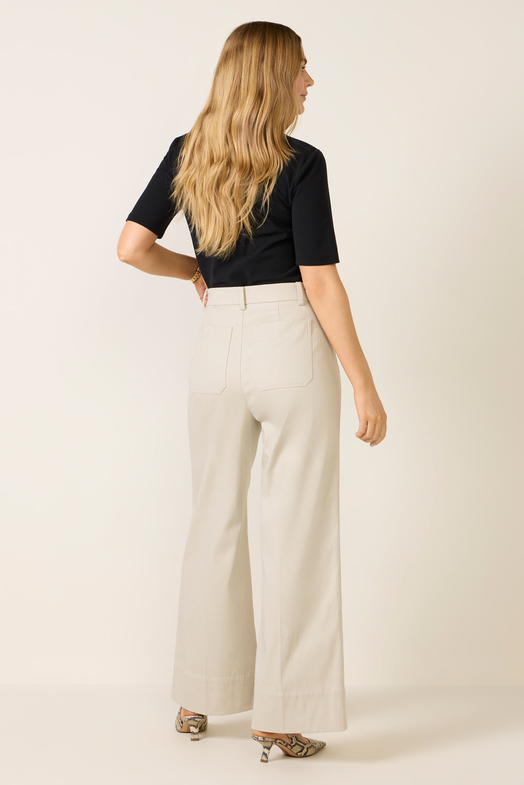 Pantalón de mujer de pierna ancha