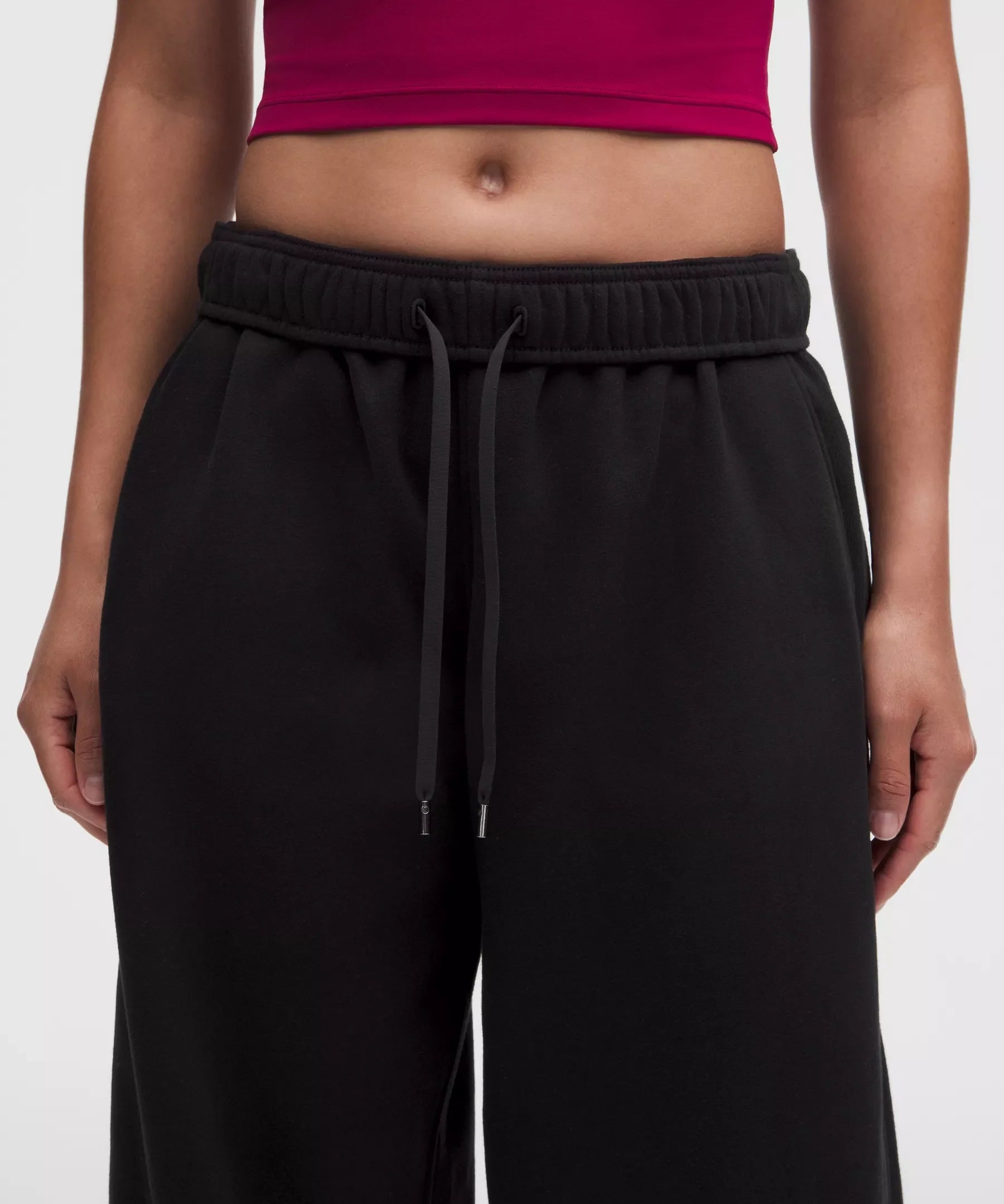Pantalón deportivo de corte amplio