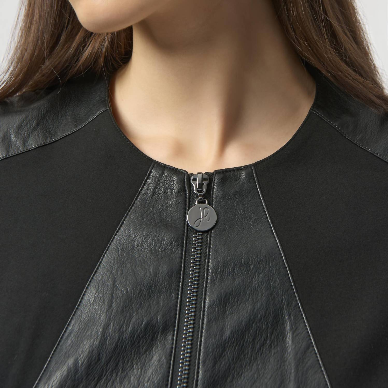 Chaqueta color negro