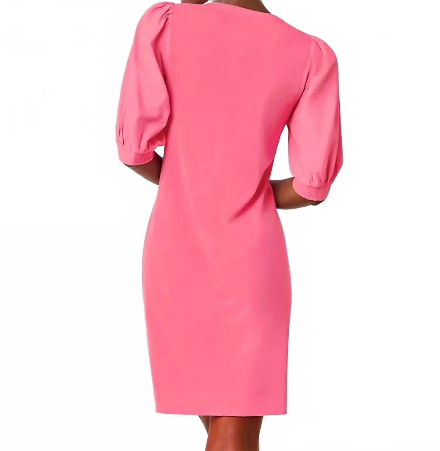 Vestido corto con cuello en V color rosado