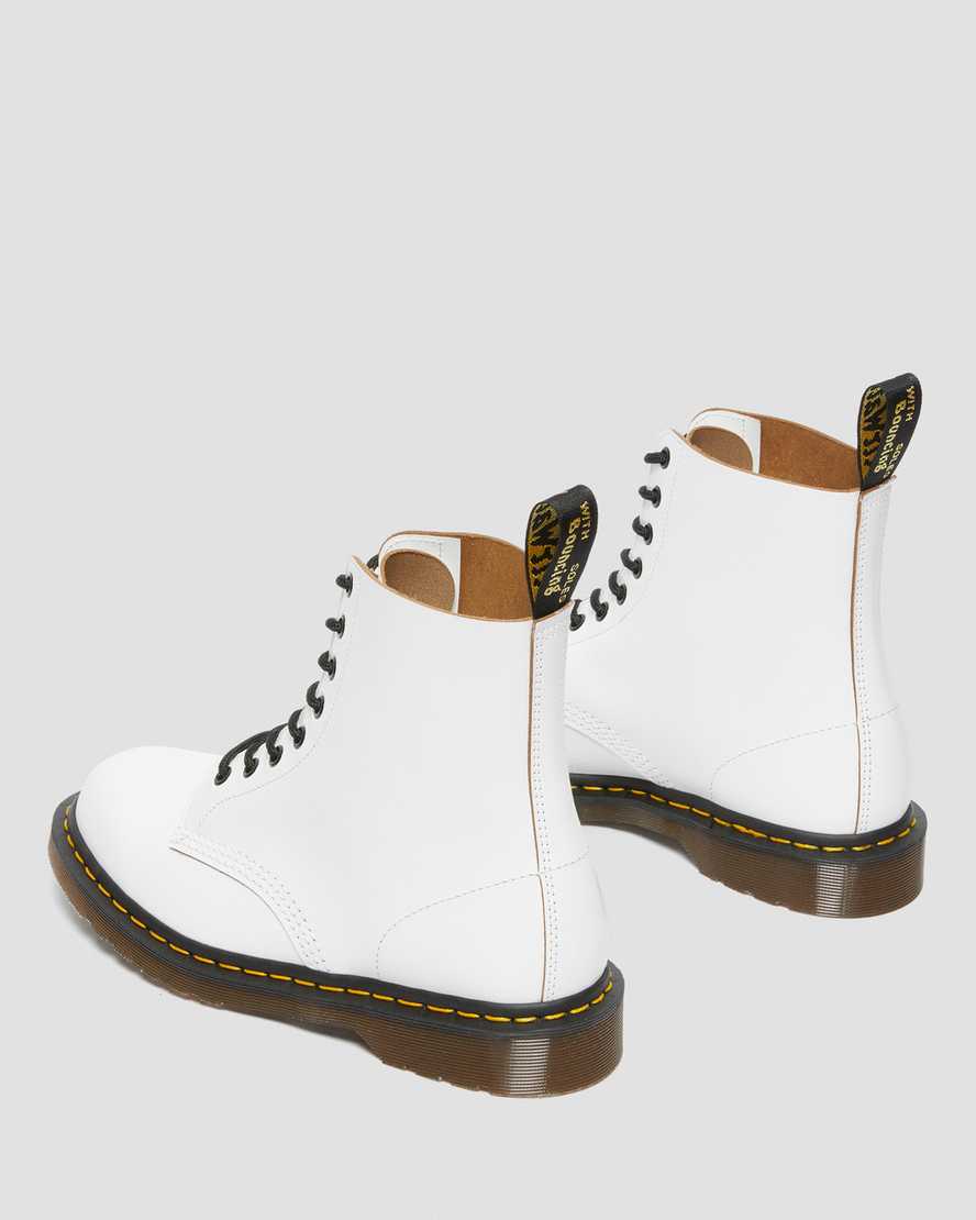 Botas con cordones