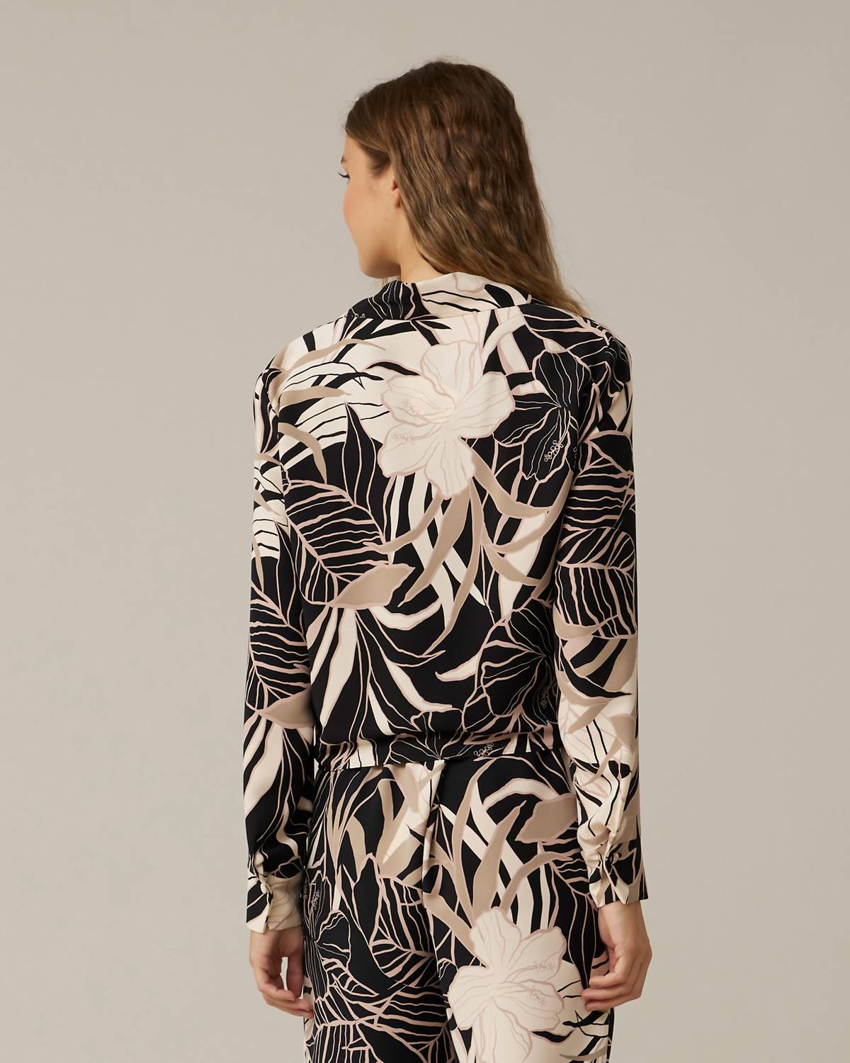 Blusa color negro y beige