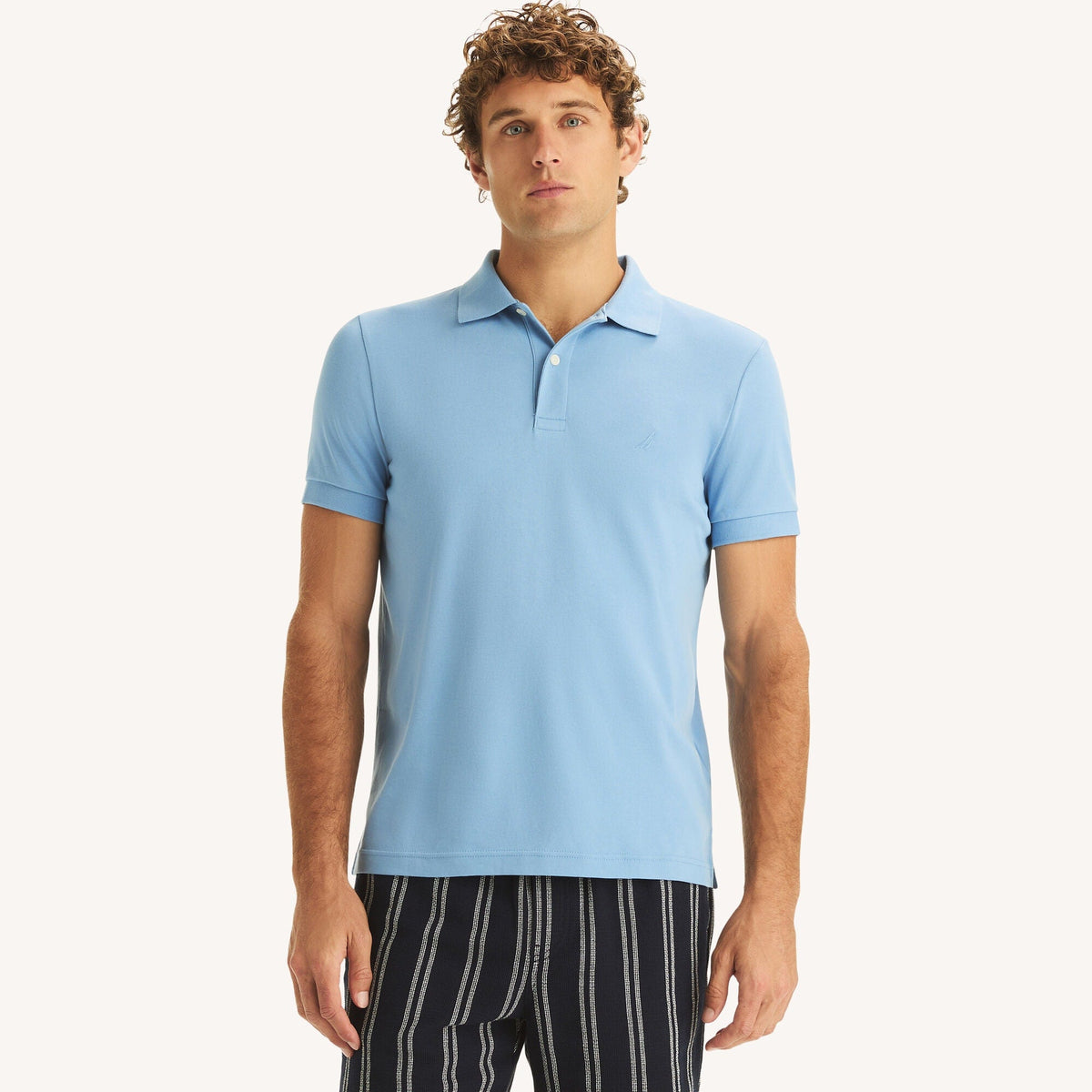 Polo de hombre de corte ajustado