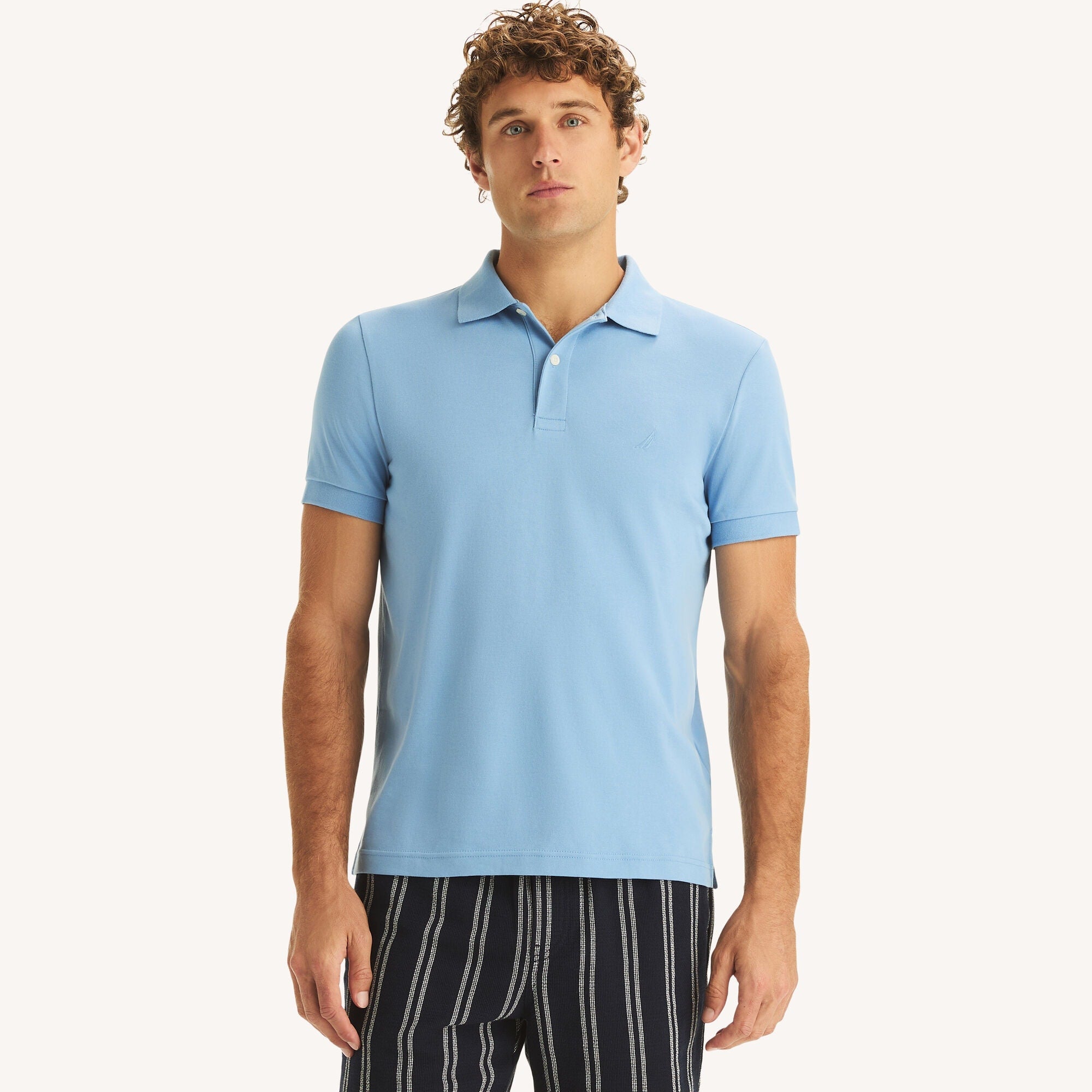 Polo de hombre de corte ajustado