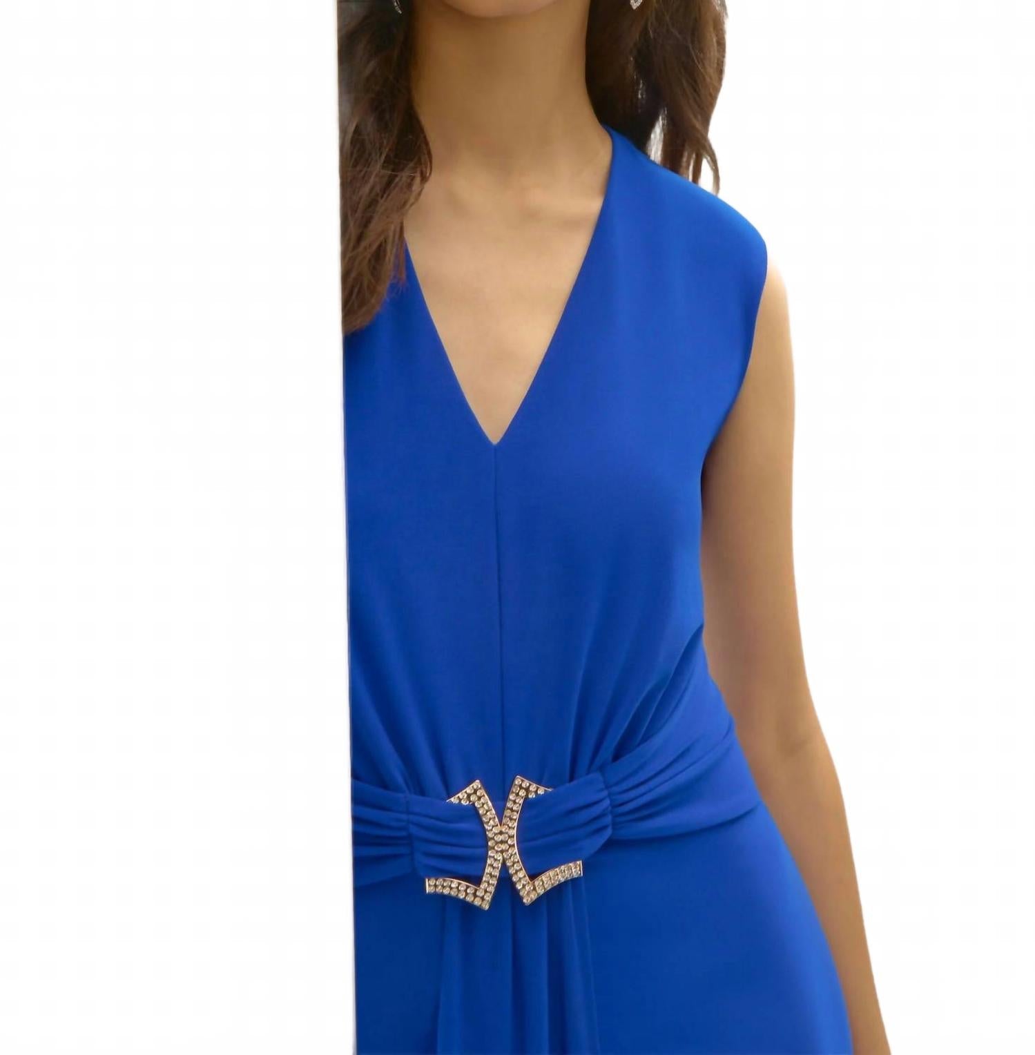 Vestido sin mangas con cuello en V