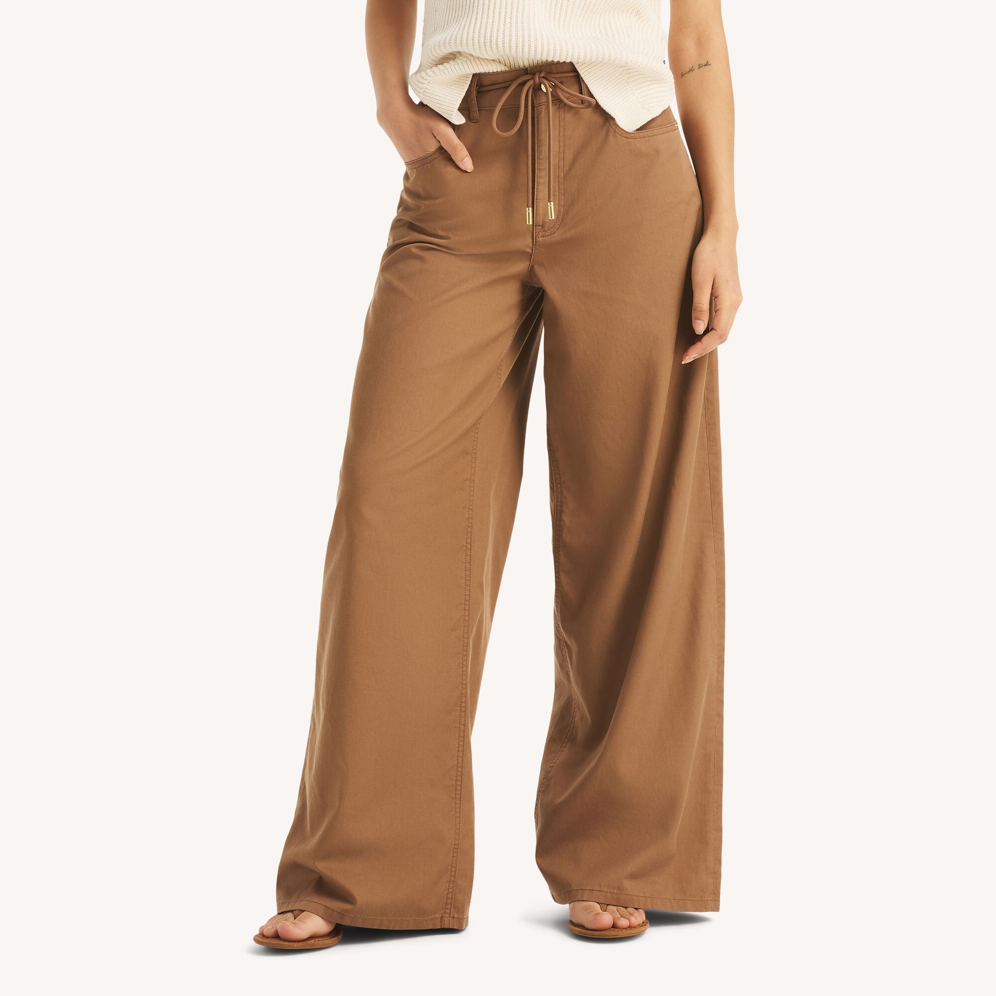 Pantalón de mujer de pierna ancha