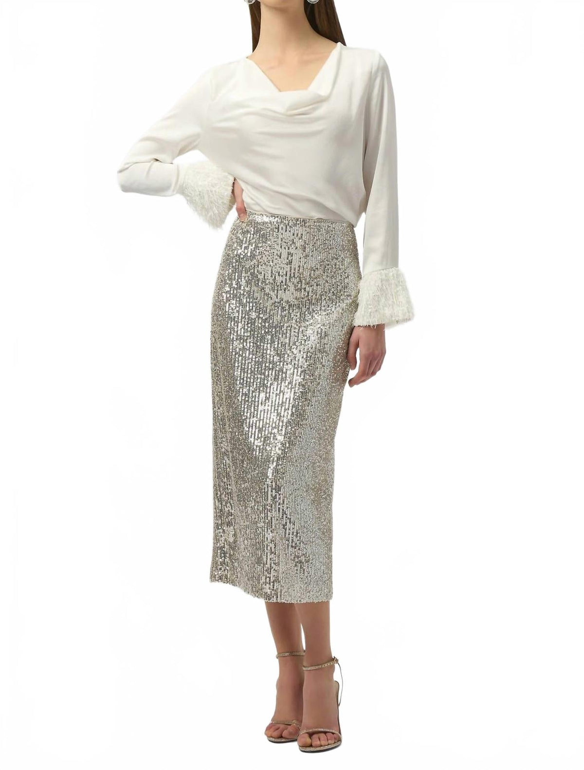 Falda midi con lentejuelas color plateado y nude