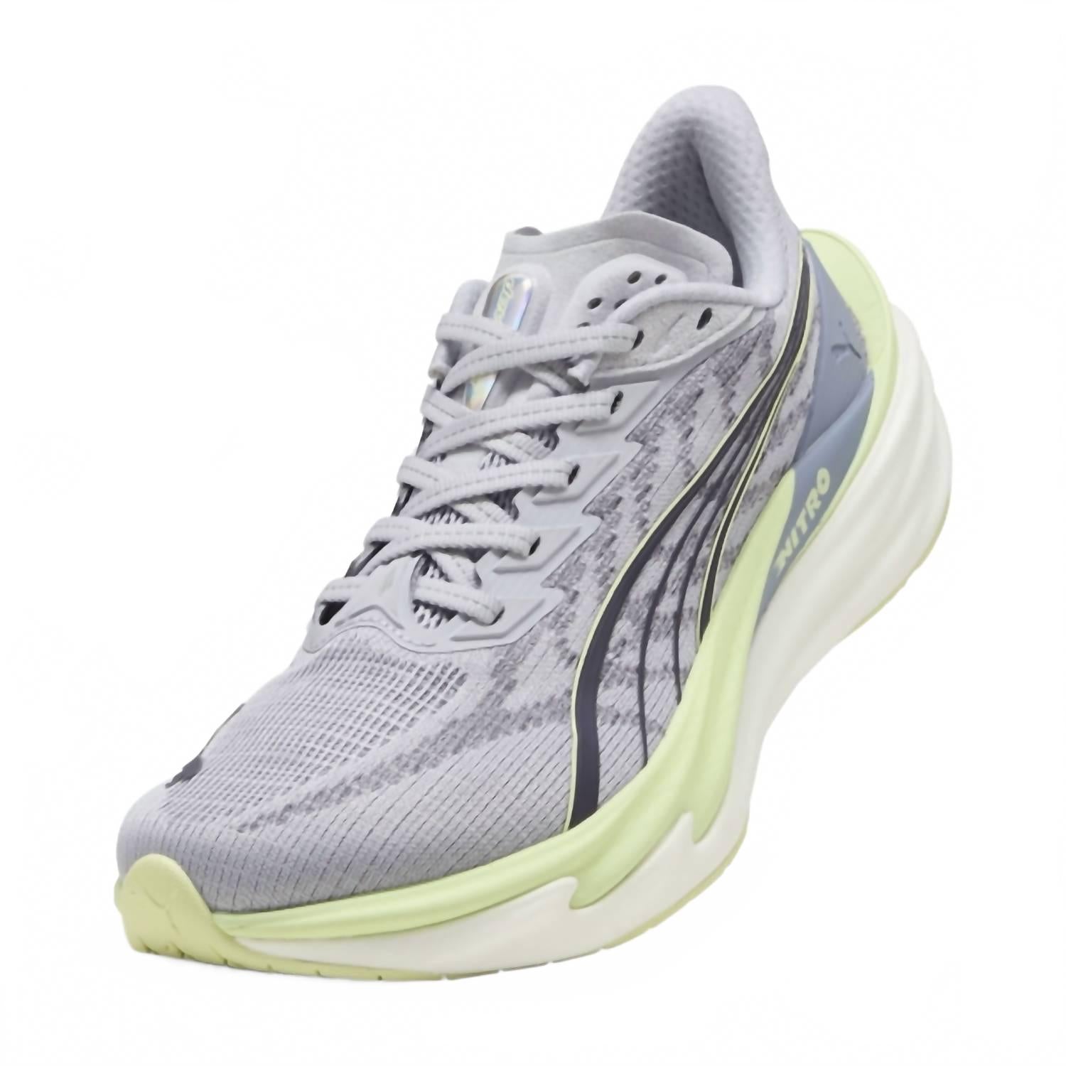 Tenis para correr de mujer color plateado
