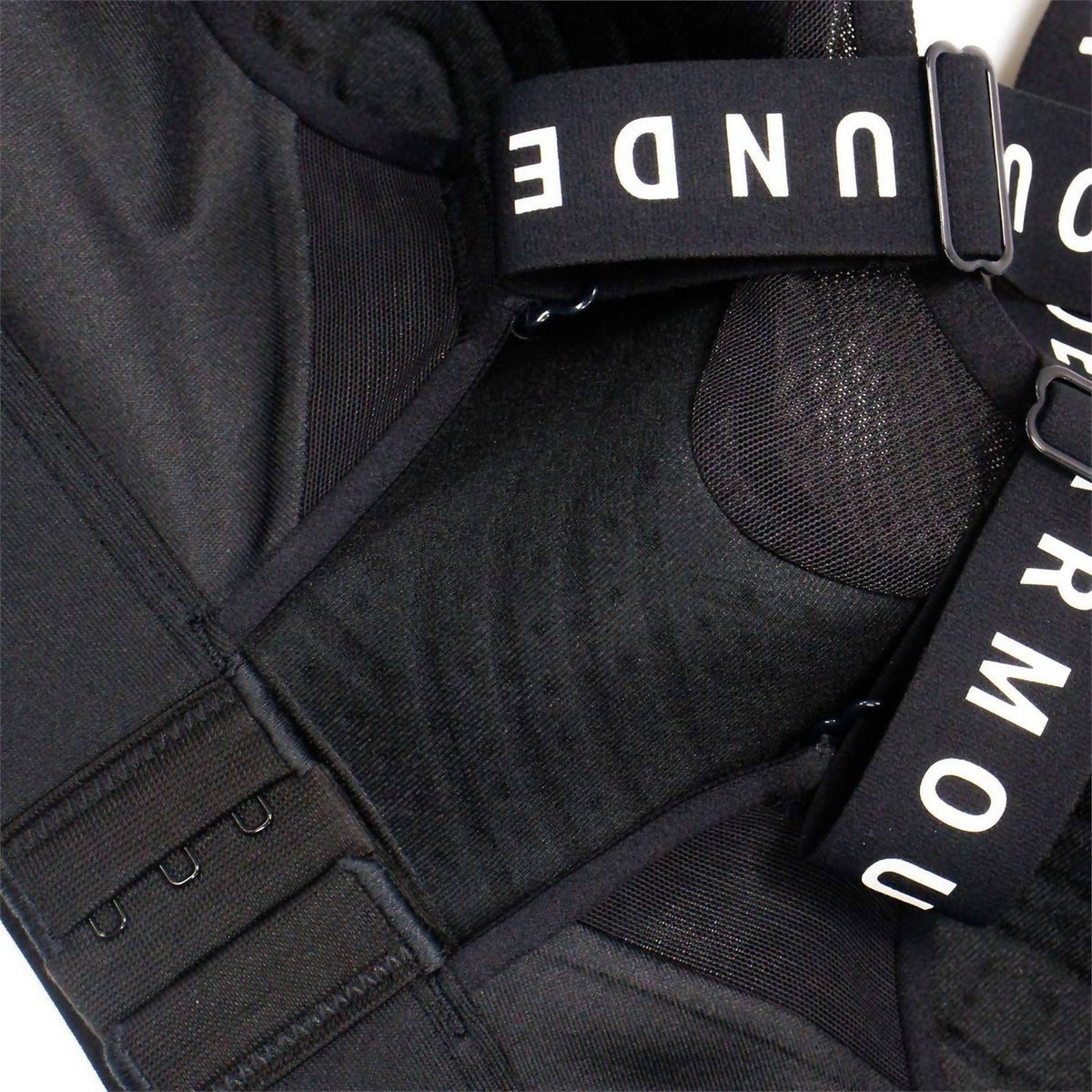Top deportivo de mujer color negro