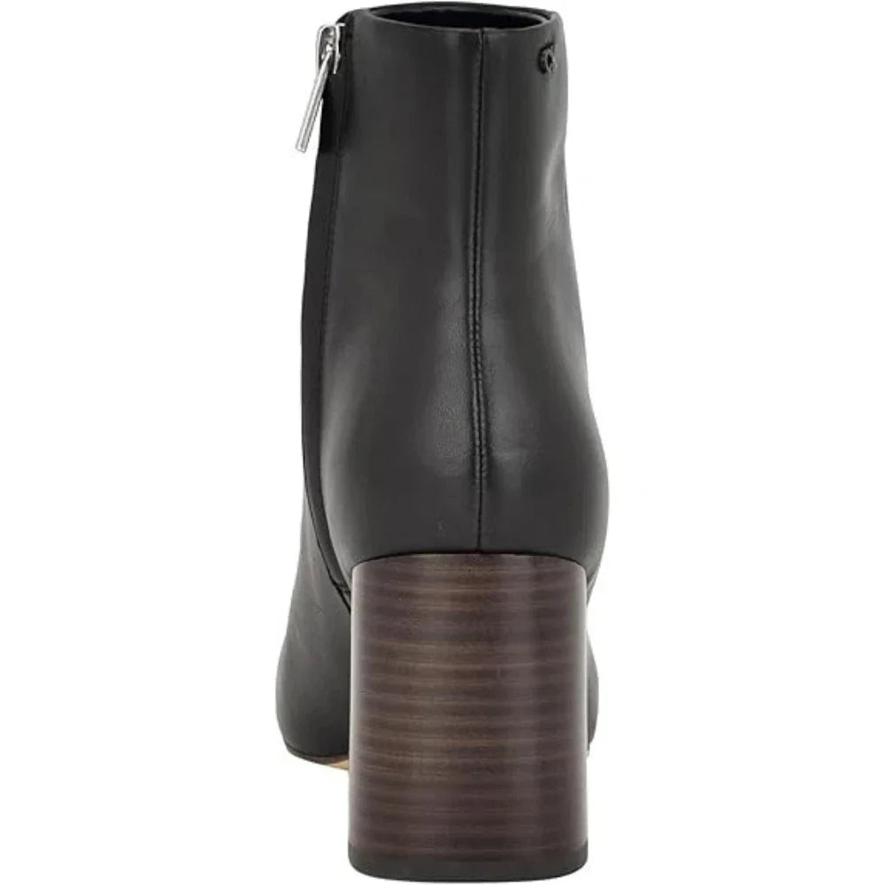 Botines de mujer de cuero color negro