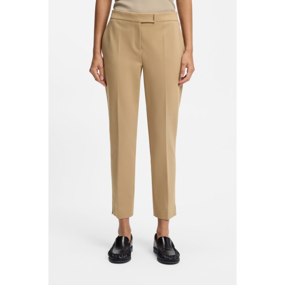 Pantalón de corte ajustado