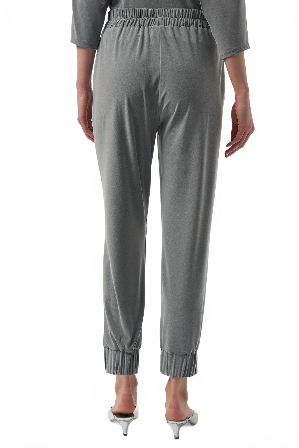 Pantalón deportivo color gris